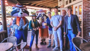 The Tosti Club officieel geopend in Slagharen